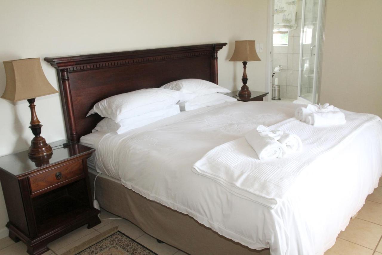 Whispering Whale Hotel จาค็อบส์เบย์ ภายนอก รูปภาพ